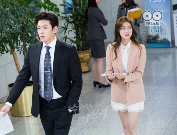 Thời trang trong phim: Đối Tác Đáng Ngờ (Suspicious Partner) Thời trang trong phim: Đối Tác Đáng Ngờ (Suspicious Partner)