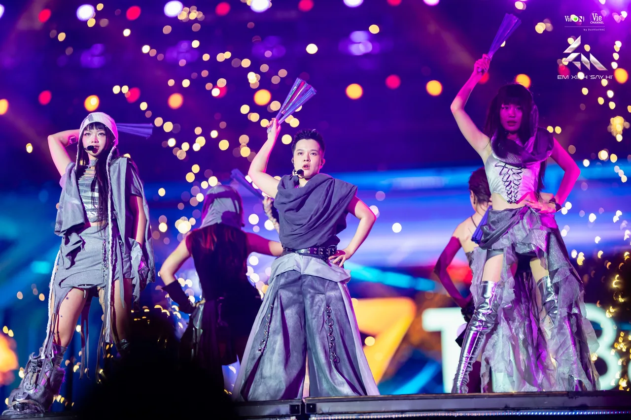 Tiên tiên thời trang concert "Em Xinh Say Hi"