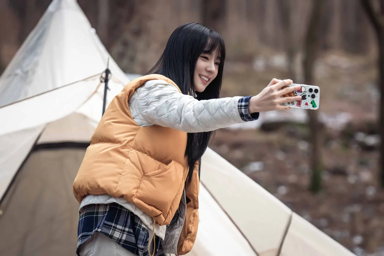 Jisoo trong newtopia