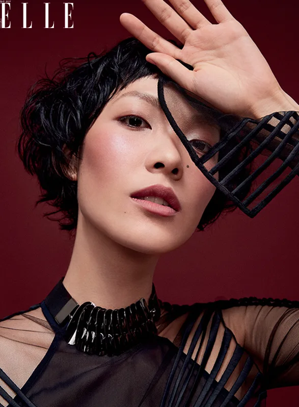 Bộ ảnh "Born This Way": Sắc đỏ quyến rũ Bộ ảnh "Born This Way": Sắc đỏ quyến rũ