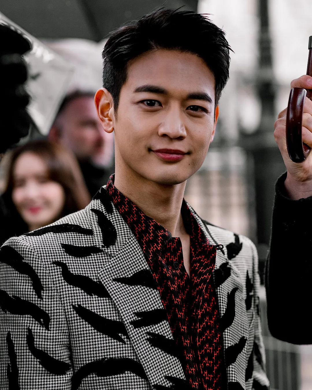 ELLE-VIET-NAM-minho-shinee-thap-tung-yoona-snsd-noi-bat-tai-show-givenchy-tai-tuan-le-thoi-trang-paris ELLE-VIET-NAM-minho-shinee-thap-tung-yoona-snsd-noi-bat-tai-show-givenchy-tai-tuan-le-thoi-trang-paris