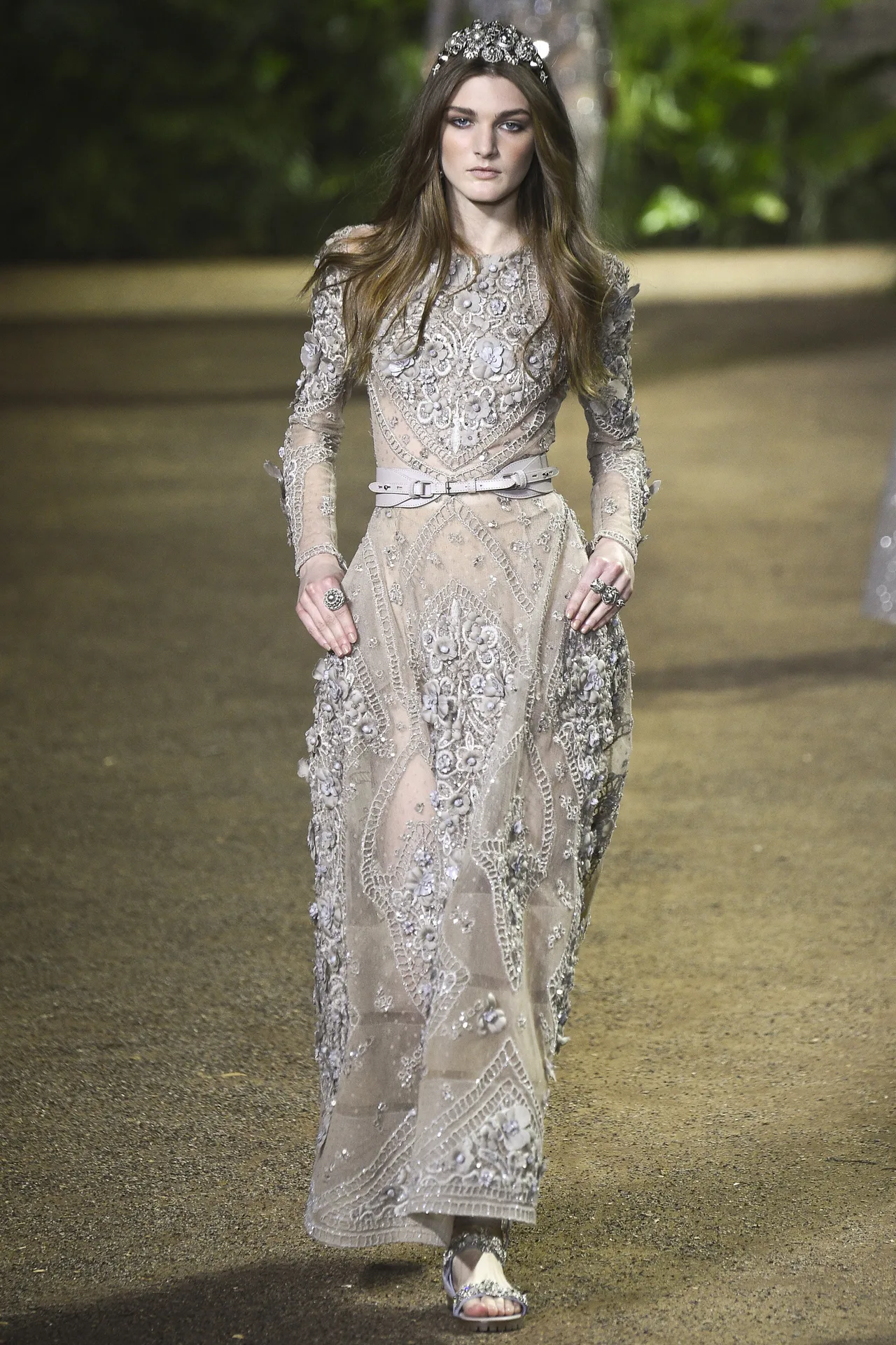 elie-saab-spring2016-ellevietnam(19)