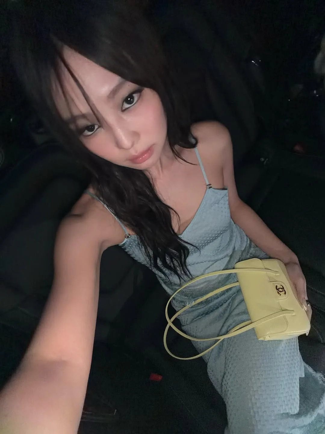 jennierubyjane túi vàng bơ