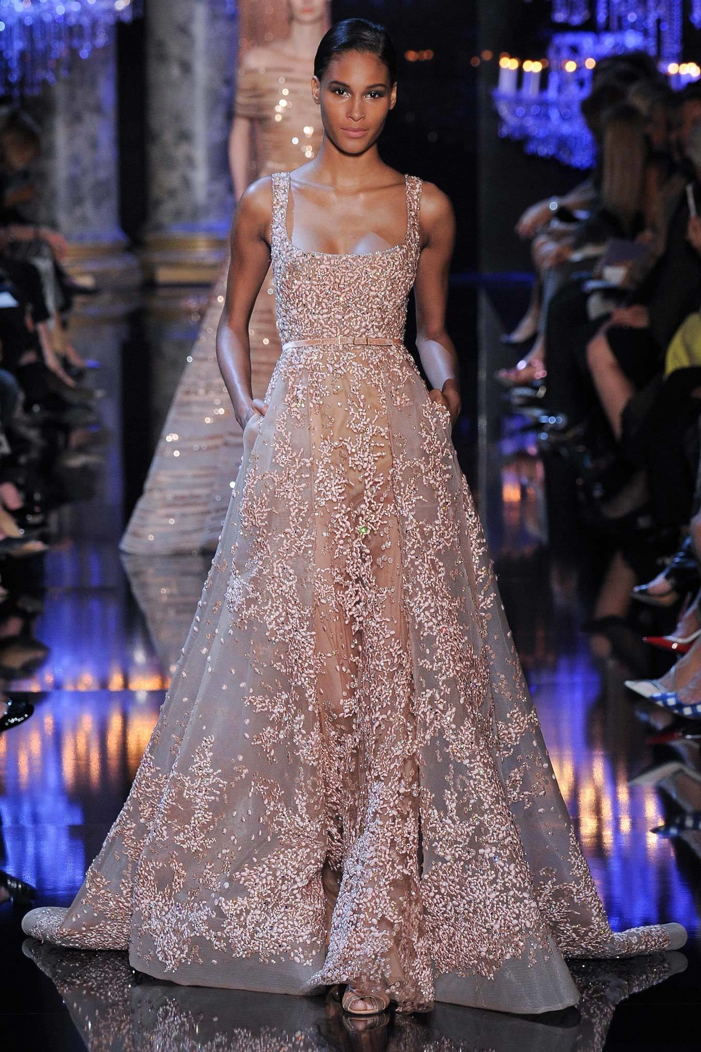 Elie Saab cùng giấc mơ tôn vinh người phụ nữ - ELLE VN