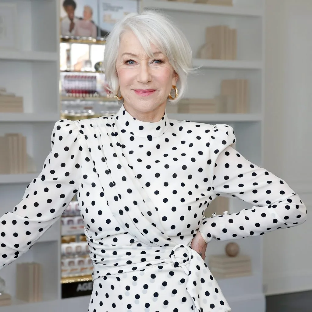 vẻ đẹp của mái tóc bạc tự nhiên của helen mirren vẻ đẹp của mái tóc bạc tự nhiên của helen mirren