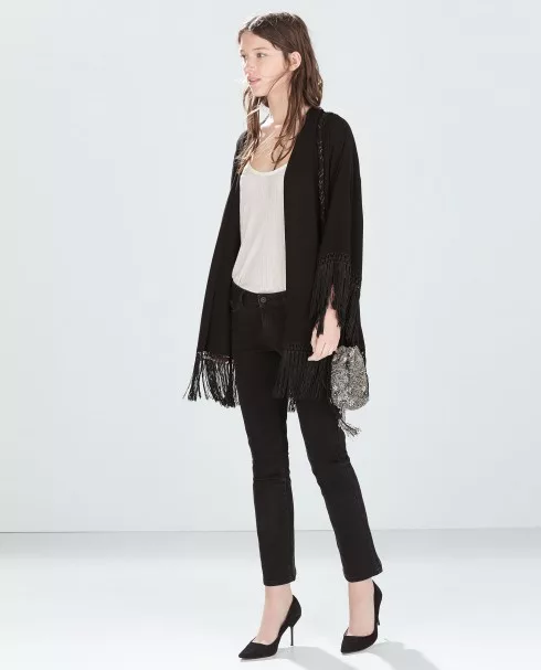 Kimono trơn và quần jeans áo thun đơn giản Kimono trơn và quần jeans áo thun đơn giản