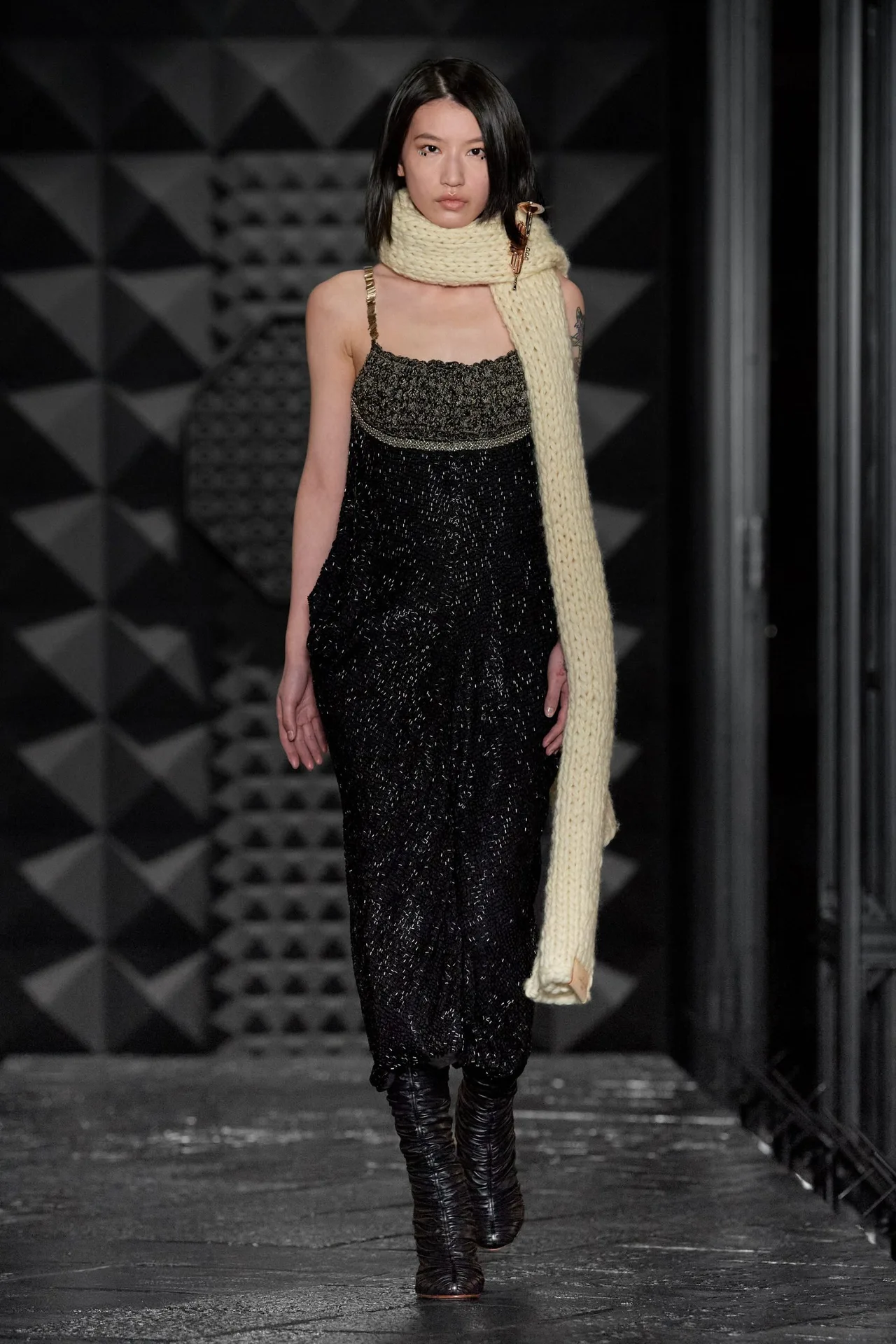 00028-louis-vuitton-fall-2023-ready-to-wear-credit-gorunway