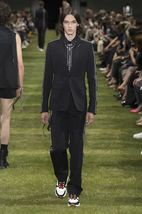 Nhung thieu nen lich lam va quyen ru duong tao nen chat rieng cho Dior Homme