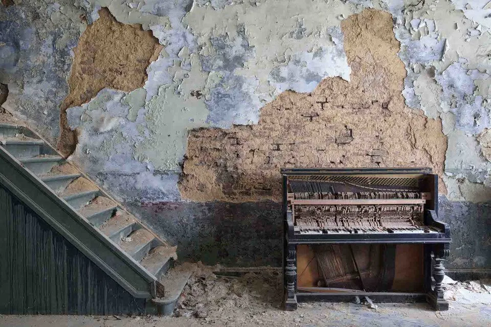 Ảnh đàn piano cũ 15