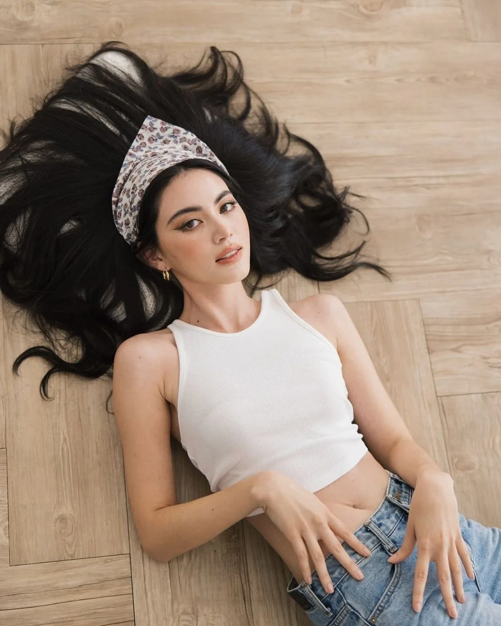 Điều trị tóc gãy rụng bằng phương pháp chuyên sâu.