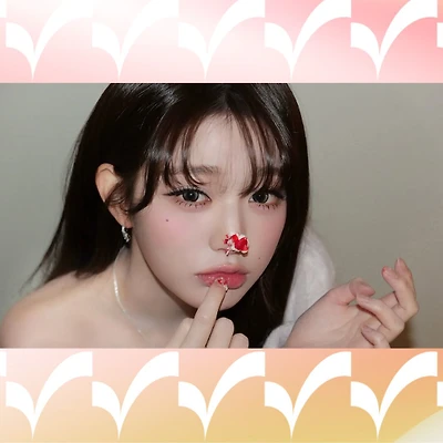đôi môi mềm mịn của WONYOUNG - tẩy da chết môi