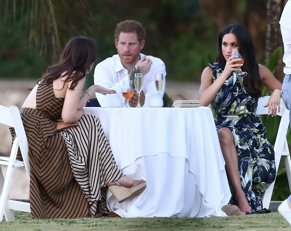 Ai là ứng cử viên sáng giá thiết kế váy cưới cho nàng dâu tương lai Meghan Markle trong ngày trọng đại Ai là ứng cử viên sáng giá thiết kế váy cưới cho nàng dâu tương lai Meghan Markle trong ngày trọng đại