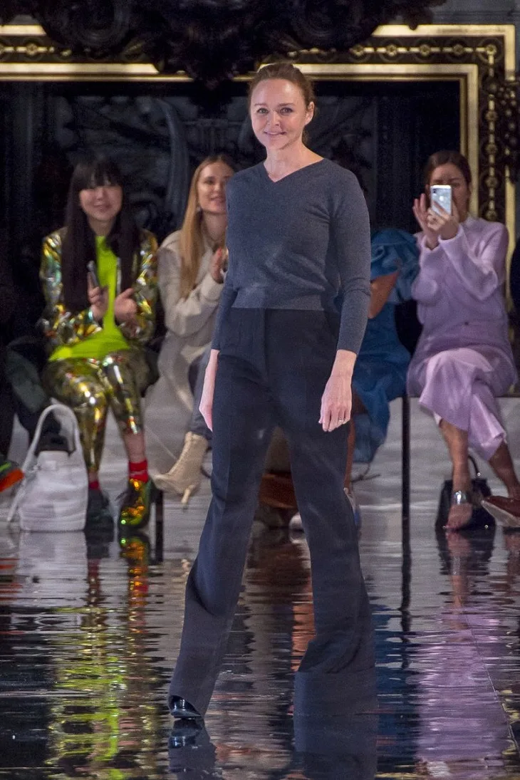 ELLE Viet Nam - Tai sao hanh dong tu mua lai thuong hieu cua Stella McCartney duoc xem la dau an khai hoang (4) ELLE Viet Nam - Tai sao hanh dong tu mua lai thuong hieu cua Stella McCartney duoc xem la dau an khai hoang (4)