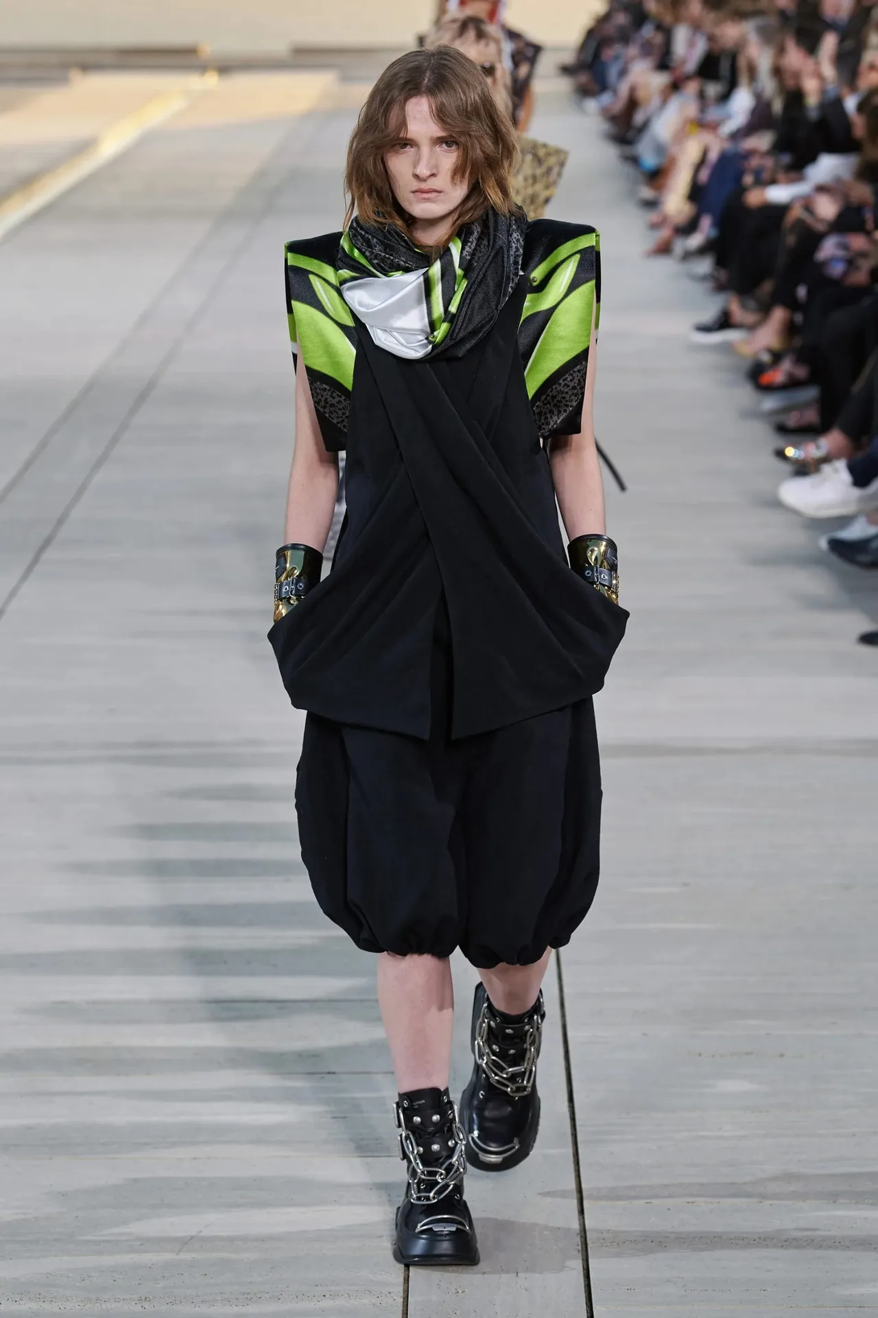 Louis Vuitton Cruise 2023 look 37