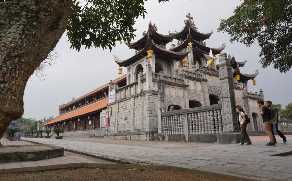 Nhà thờ đá Phát Diệm Ninh Bình