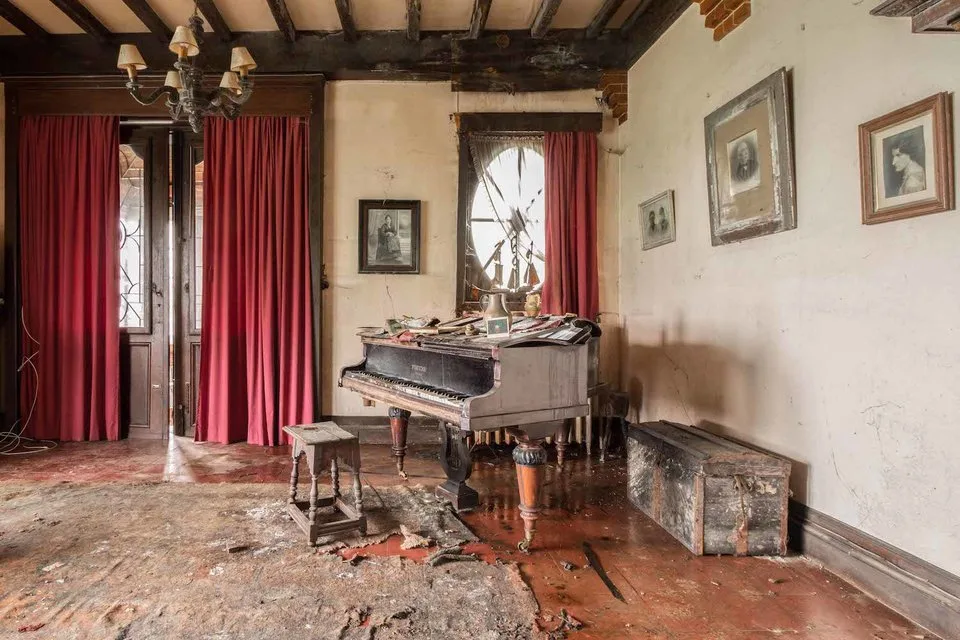 Ảnh đàn piano cũ 14
