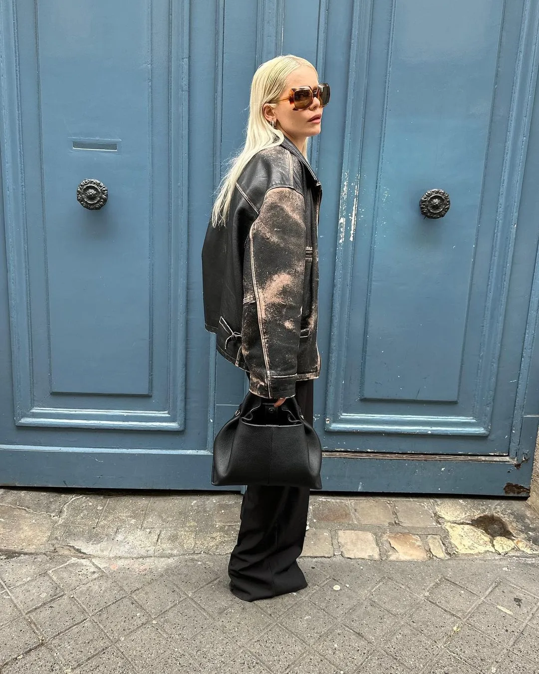 klaudia.paris diện túi xách trống