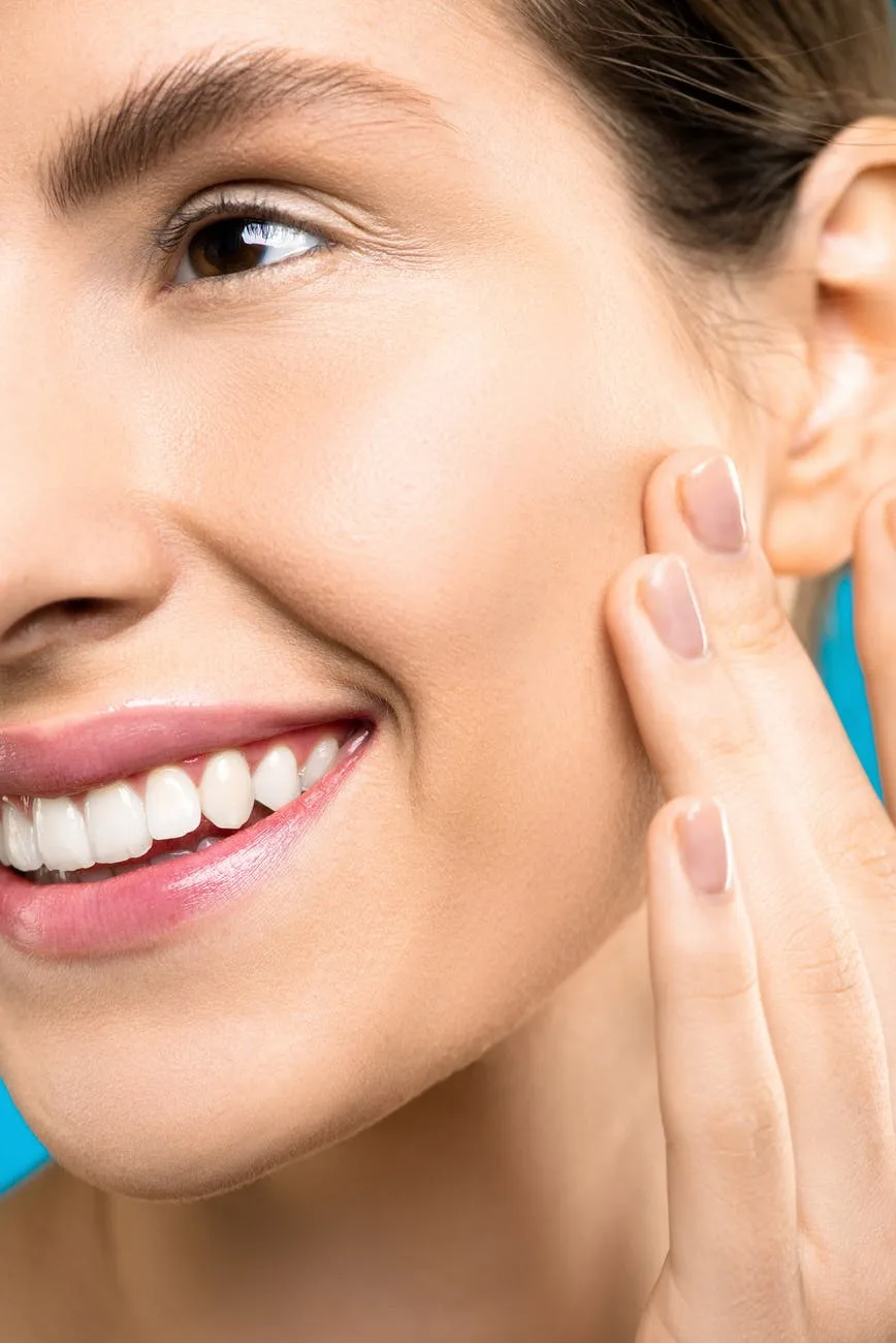 Nguyên nhân gây nên mụn ở má là do chế độ ăn uống không lành mạnh Nguyên nhân gây nên mụn ở má là do chế độ ăn uống không lành mạnh