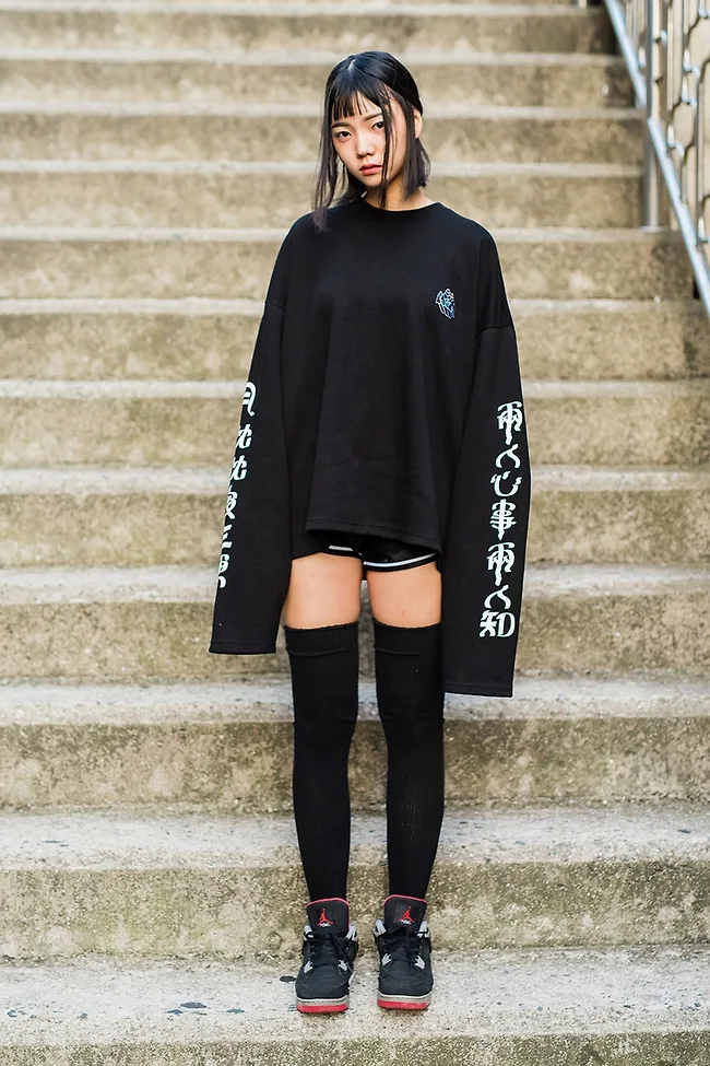 Năng động cùng áo sweatshirt 14