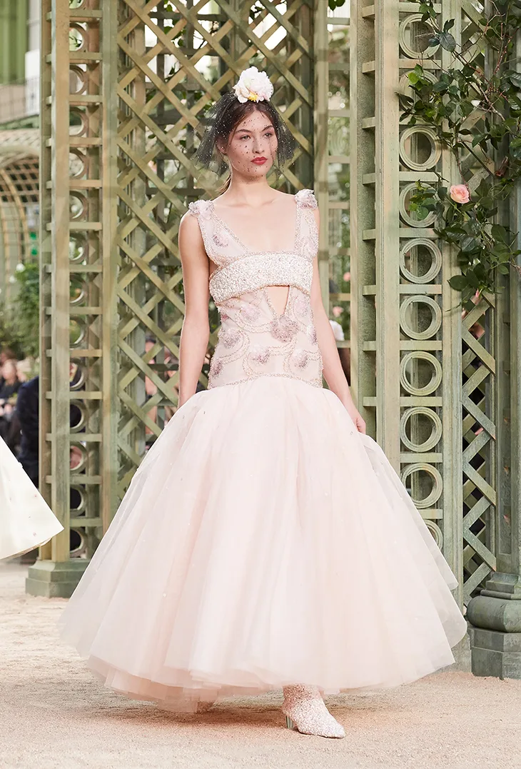 BST thời trang Chanel Xuân 2018 Couture: Mùa xuân của một triều đại mới BST thời trang Chanel Xuân 2018 Couture: Mùa xuân của một triều đại mới