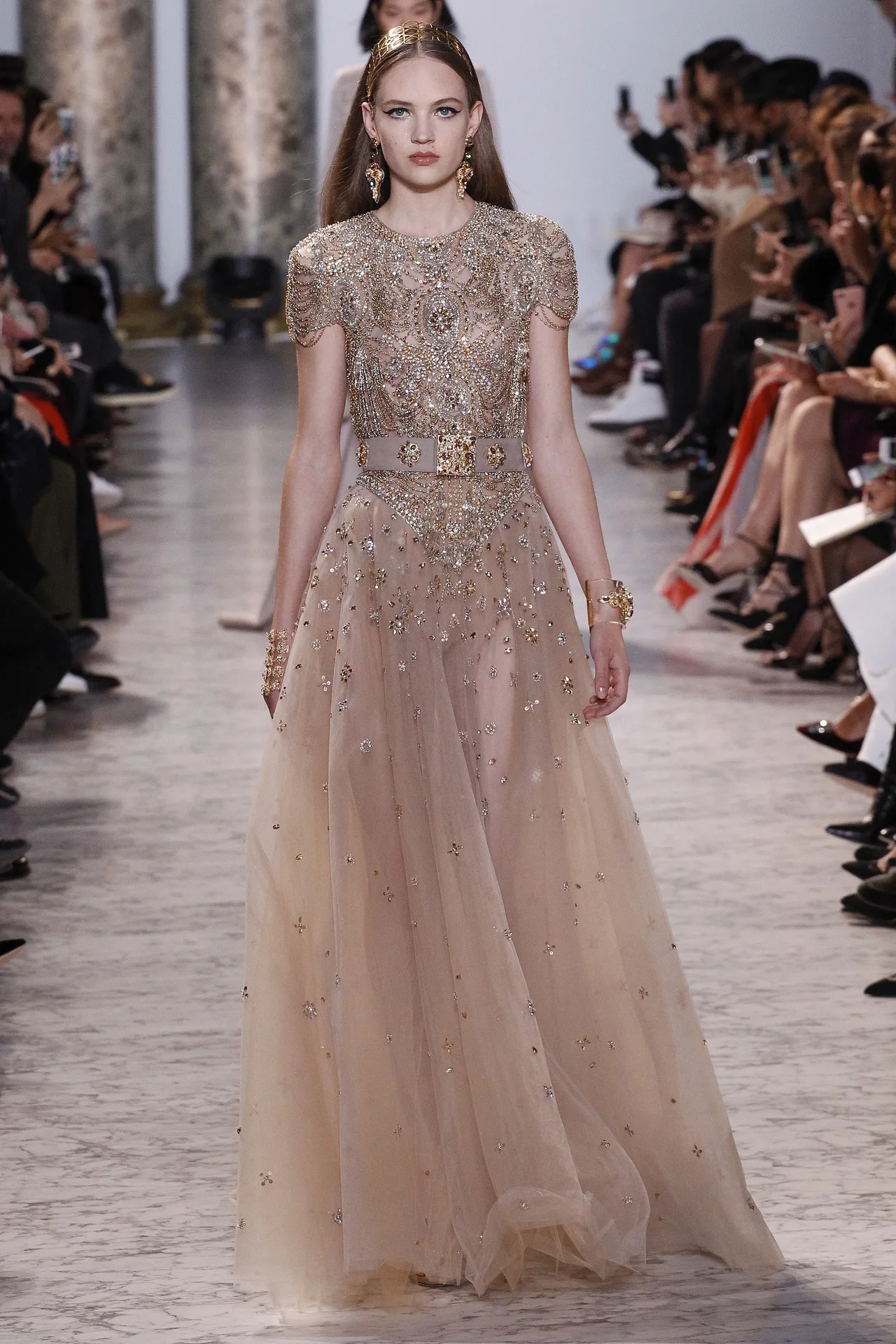 Những BST nổi bật tại tuần lễ Haute Couture Xuân-Hè 2017 - ELLE VN