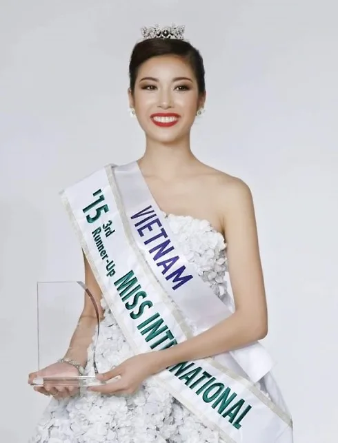 Á hậu 3 cuộc thi Hoa Hậu Quốc Tế 2015 - Phạm Hồng Thúy Vân