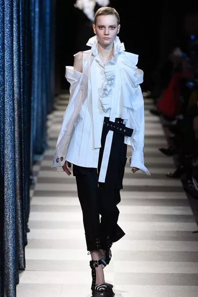 Oscar de la Renta & Monse - 2 BST, hai cá tính trên một sàn diễn