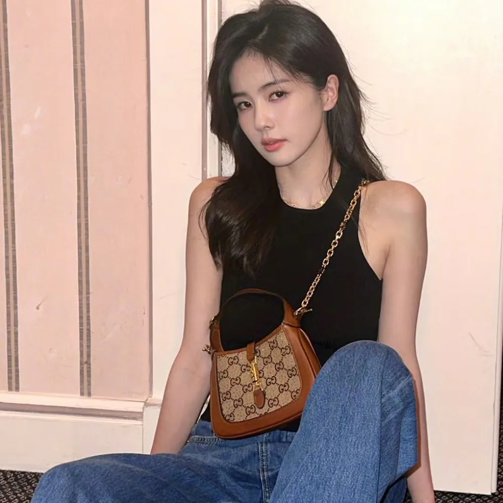 bạch lộc diện túi Gucci