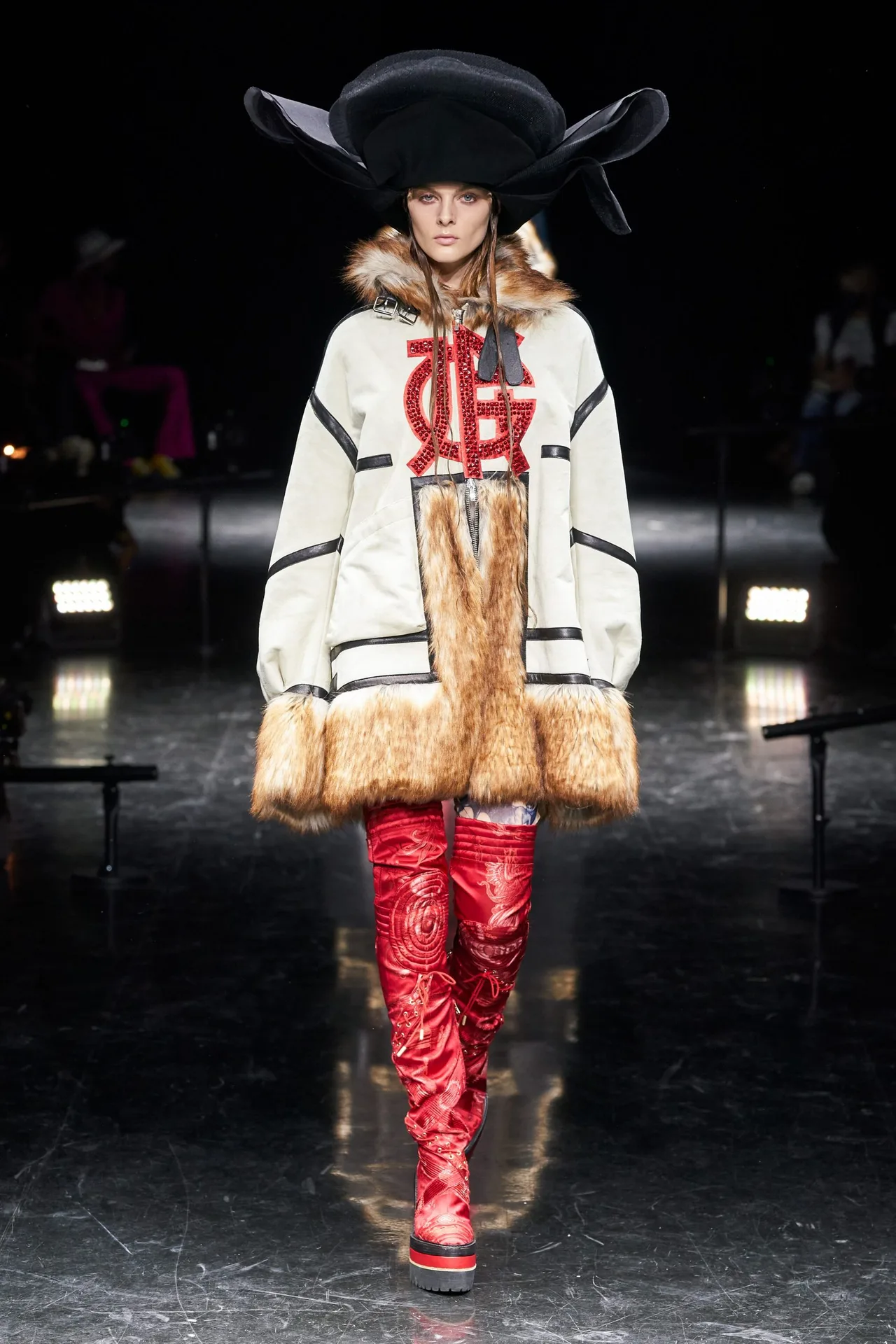 Áo khoác Haute Couture