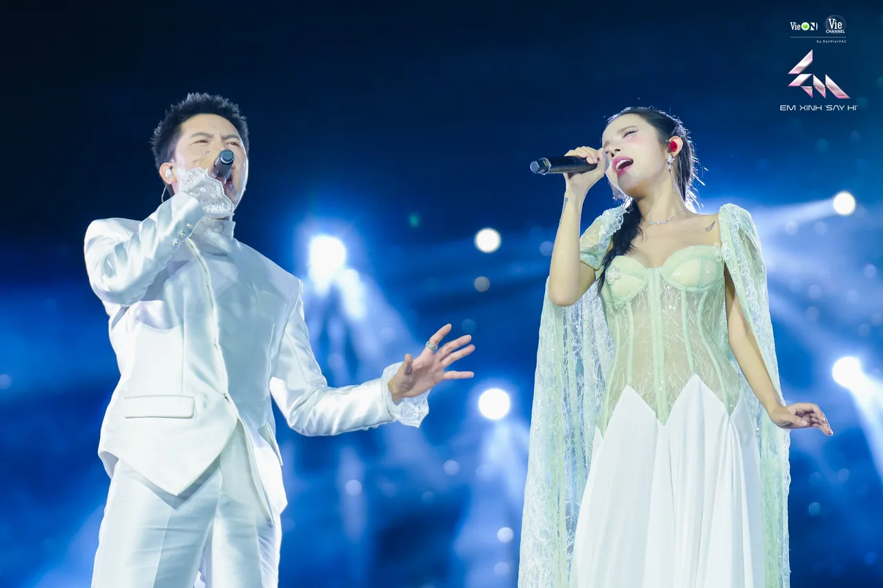 sân khấu thời trang concert "Em Xinh Say Hi"
