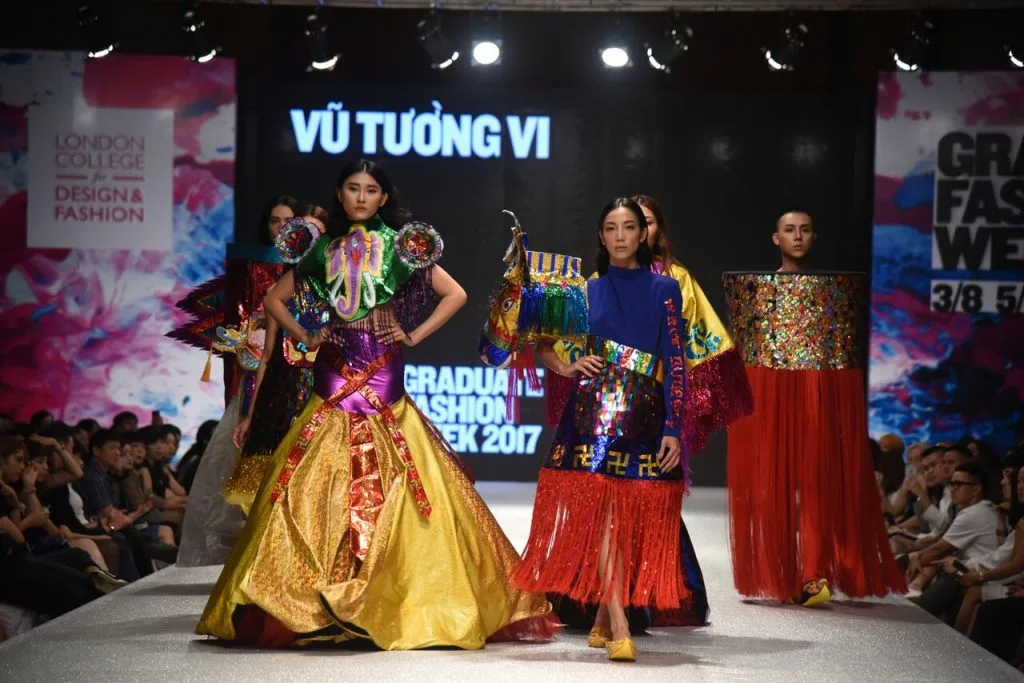 Mãn nhãn với các bộ sưu tập tại show diễn - "The Innovators - Dẫn đầu xu hướng" Mãn nhãn với các bộ sưu tập tại show diễn - "The Innovators - Dẫn đầu xu hướng"