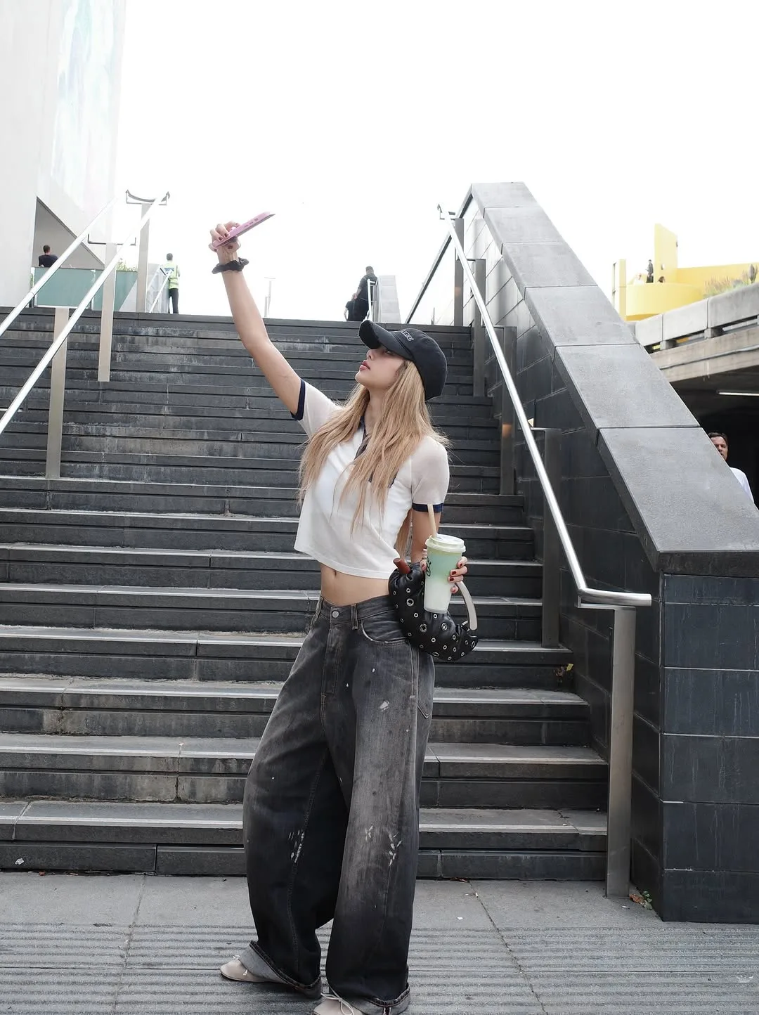 lalalalisa_m quần baggy Jeans