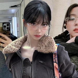Hoá nữ chính phim thanh xuân cùng dáng kính cận cộp mác “geek-chic”
