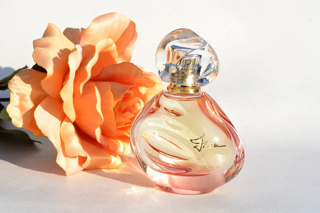 Review nước hoa nữ tháng 9 Review nước hoa nữ tháng 9
