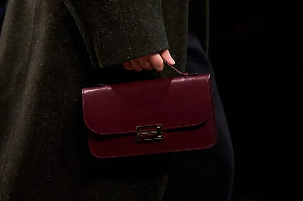 Xu hướng túi xách Victoria Beckham fall/winter 2025