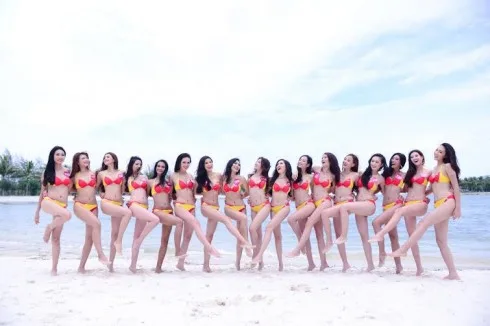Các chân dài nóng bỏng cùng bikini Vietjet trong cuộc thi Hoa Hậu Hoàn Vũ Việt Nam