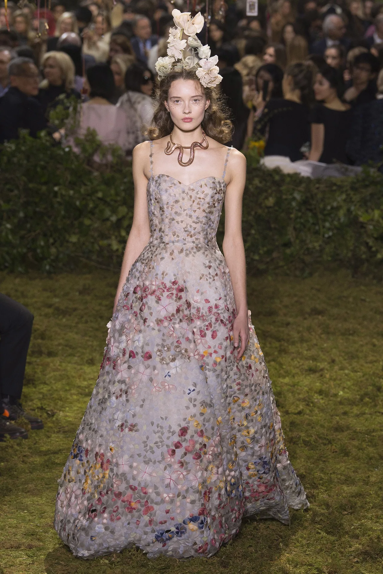 Những BST nổi bật tại tuần lễ Haute Couture Xuân-Hè 2017 - ELLE VN