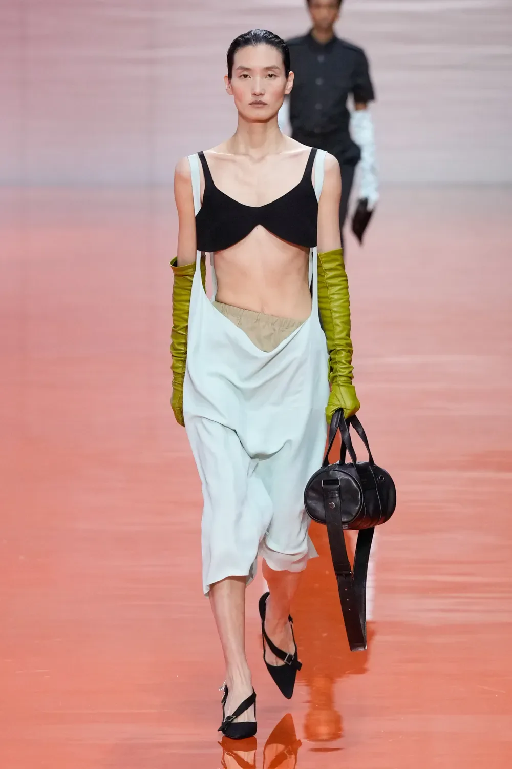 váy xanh ngọc Prada