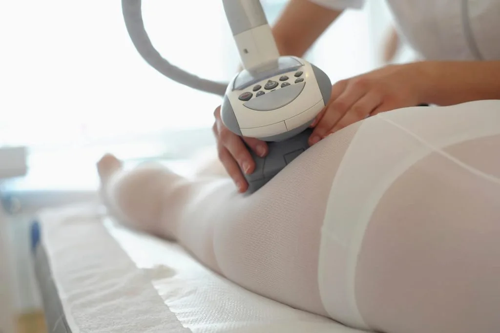 Bạn nên đến những phòng khám uy tín để có được sự tư vấn tốt nhất. Ảnh: Pexels. cellulite