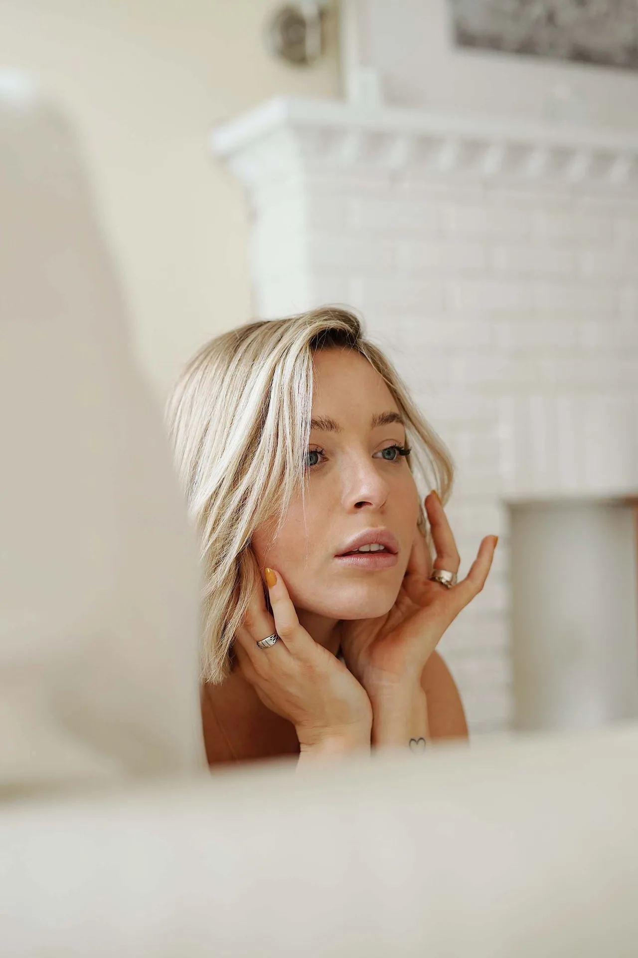 Cô gái nước Pháp luôn biết trang điểm để tôn lên nét đẹp vốn có