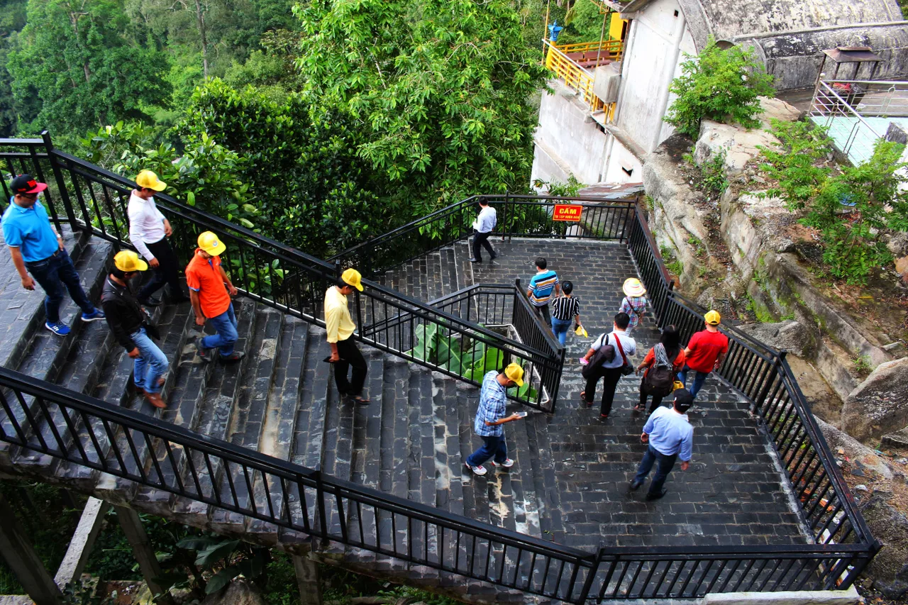 địa điểm hành hương - núi Chứa Chan - elle vietnam