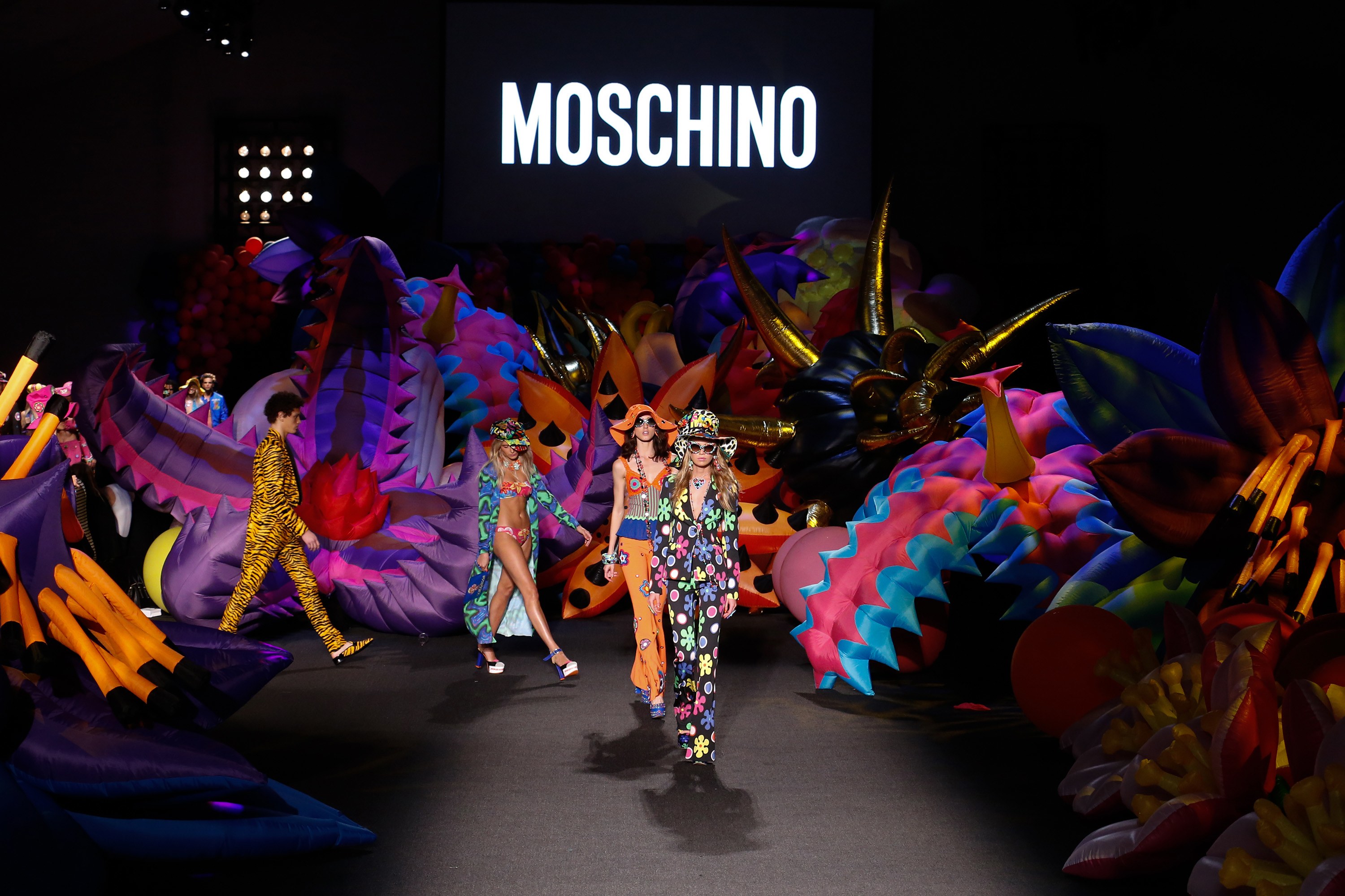 Bộ sưu tập thời trang Moschino Resort 2017 -ellevietnam 69