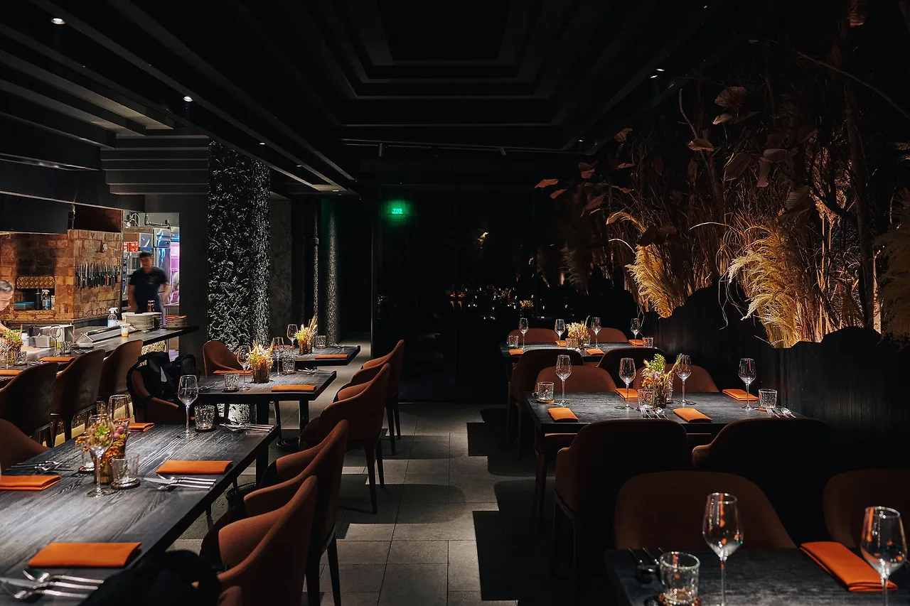 Nhà hàng ẩm thực fusion Việt đương đại Esta Saigon