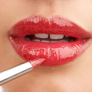 Cách đánh son môi đỏ để không bị lem