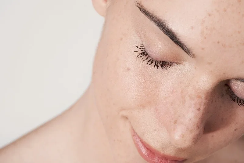 Làm sạch da dầu và bã nhờn với Bioderma Làm sạch da dầu và bã nhờn với Bioderma
