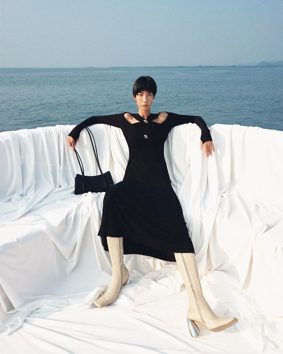 Váy đen cut-out CHATS by C.DAM