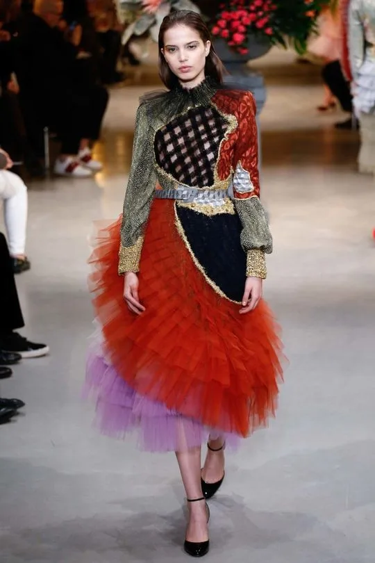 Những BST nổi bật tại tuần lễ Haute Couture Xuân-Hè 2017 - ELLE VN