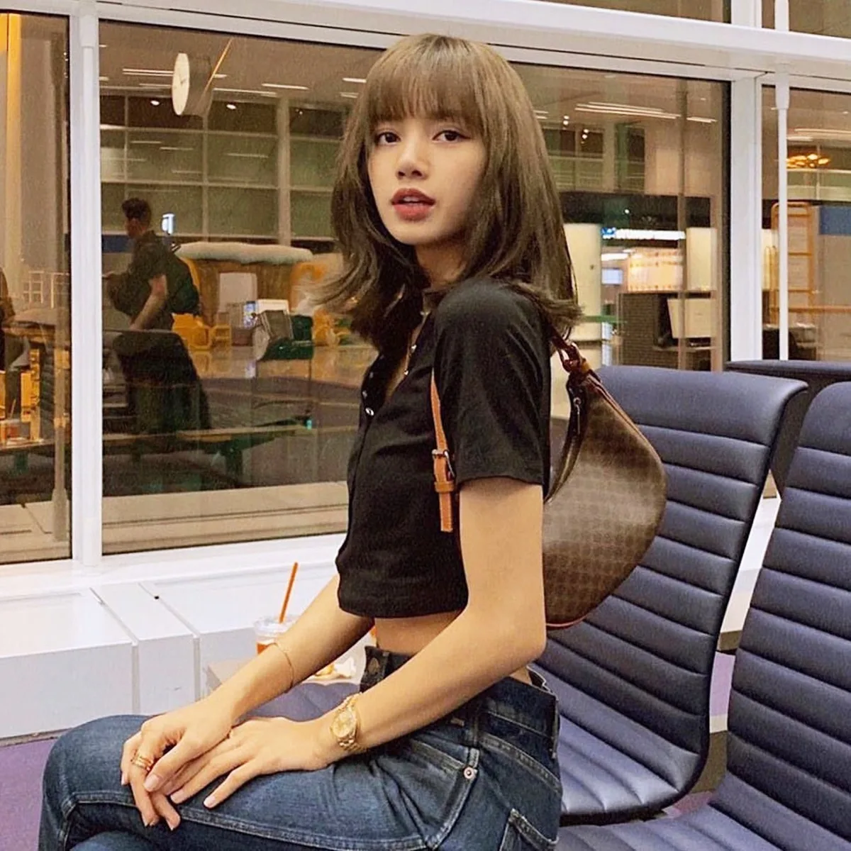 lisa là đại sứ thương hiệu toàn cầu của Celine 7