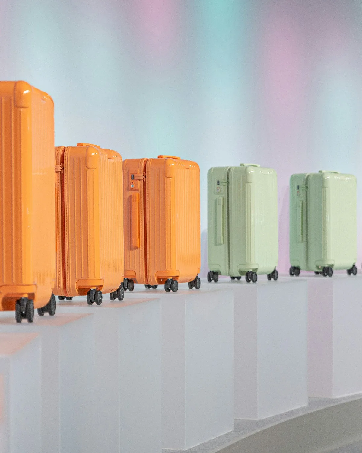 Không gian sự kiện ra mắt Essential Mint & Papaya của Rimowa (Ảnh: Rimowa)