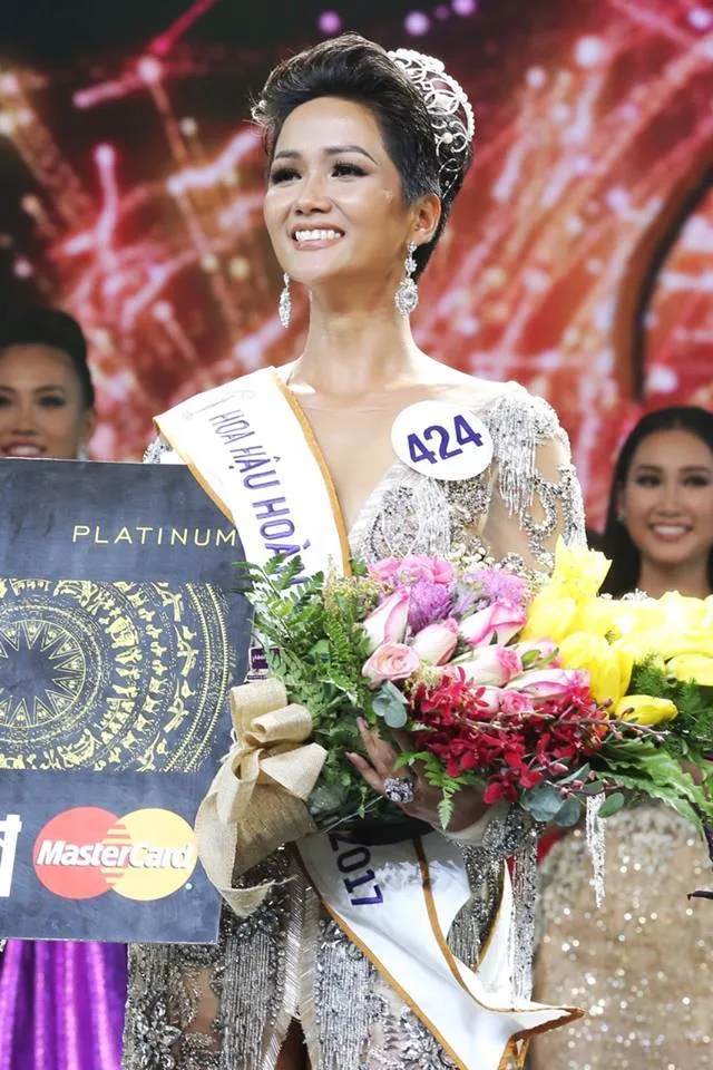 Cùng nhìn lại cuộc hành trình đáng nhớ của top 3 Hoa hậu Hoàn vũ Việt Nam 2017 Cùng nhìn lại cuộc hành trình đáng nhớ của top 3 Hoa hậu Hoàn vũ Việt Nam 2017